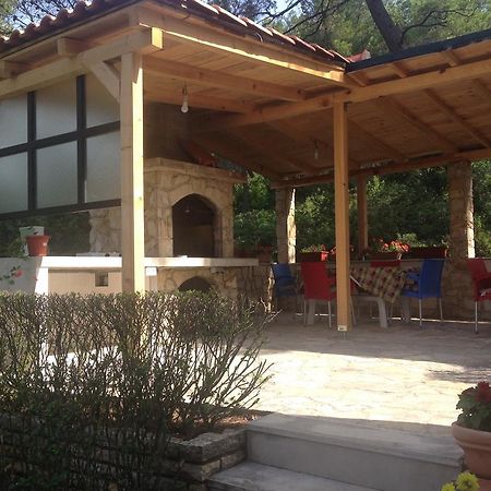 Guest House Alek Vrboska Esterno foto