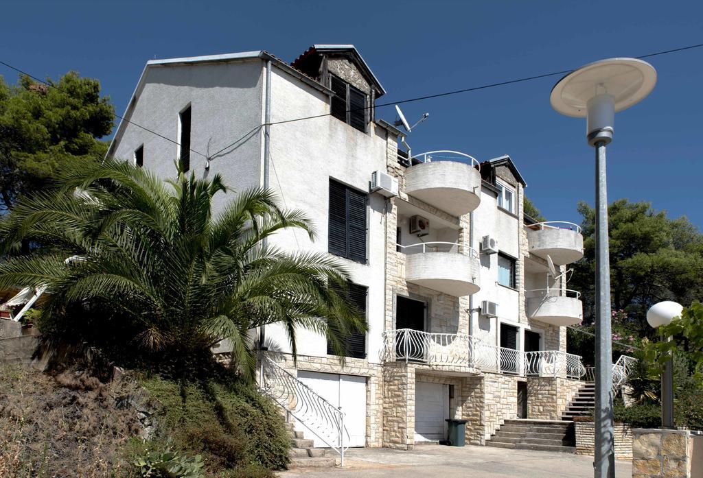 Guest House Alek Vrboska Esterno foto